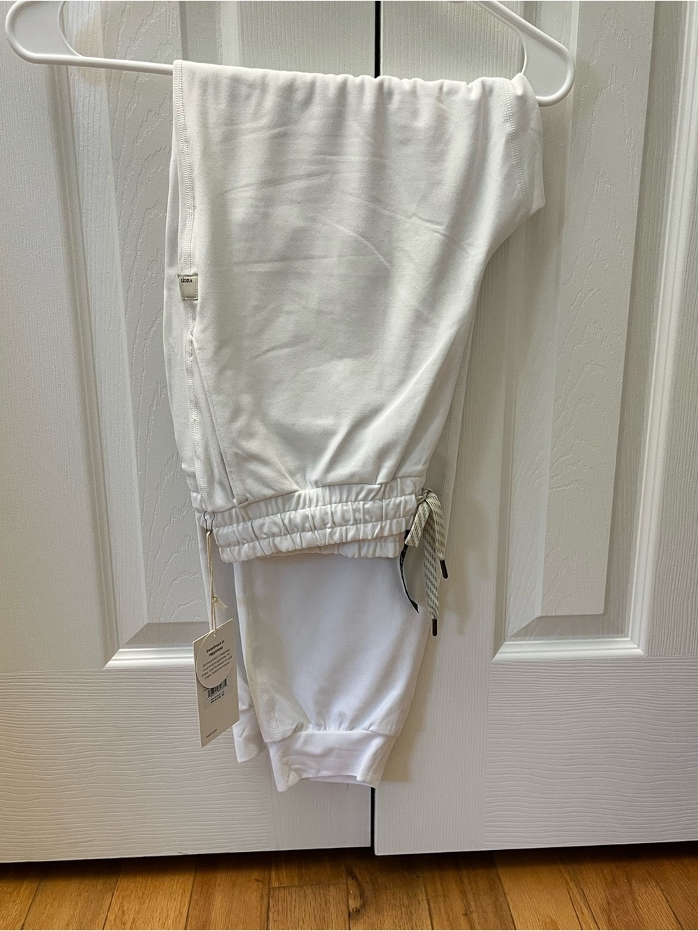Vuori Performance Joggers Sz S Long NWT⭐️ - Picture 5 of 7